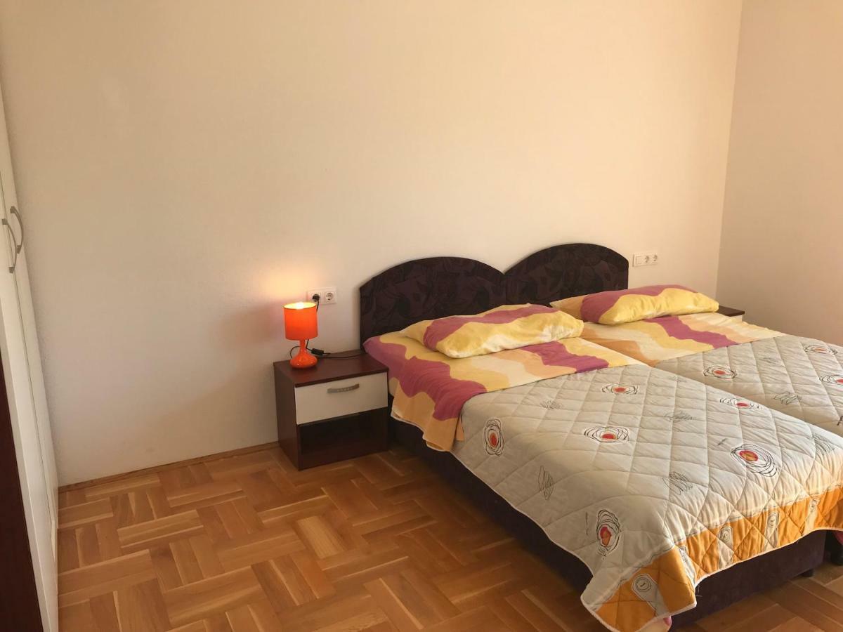 Apartments Filip โตรกีร์ ภายนอก รูปภาพ
