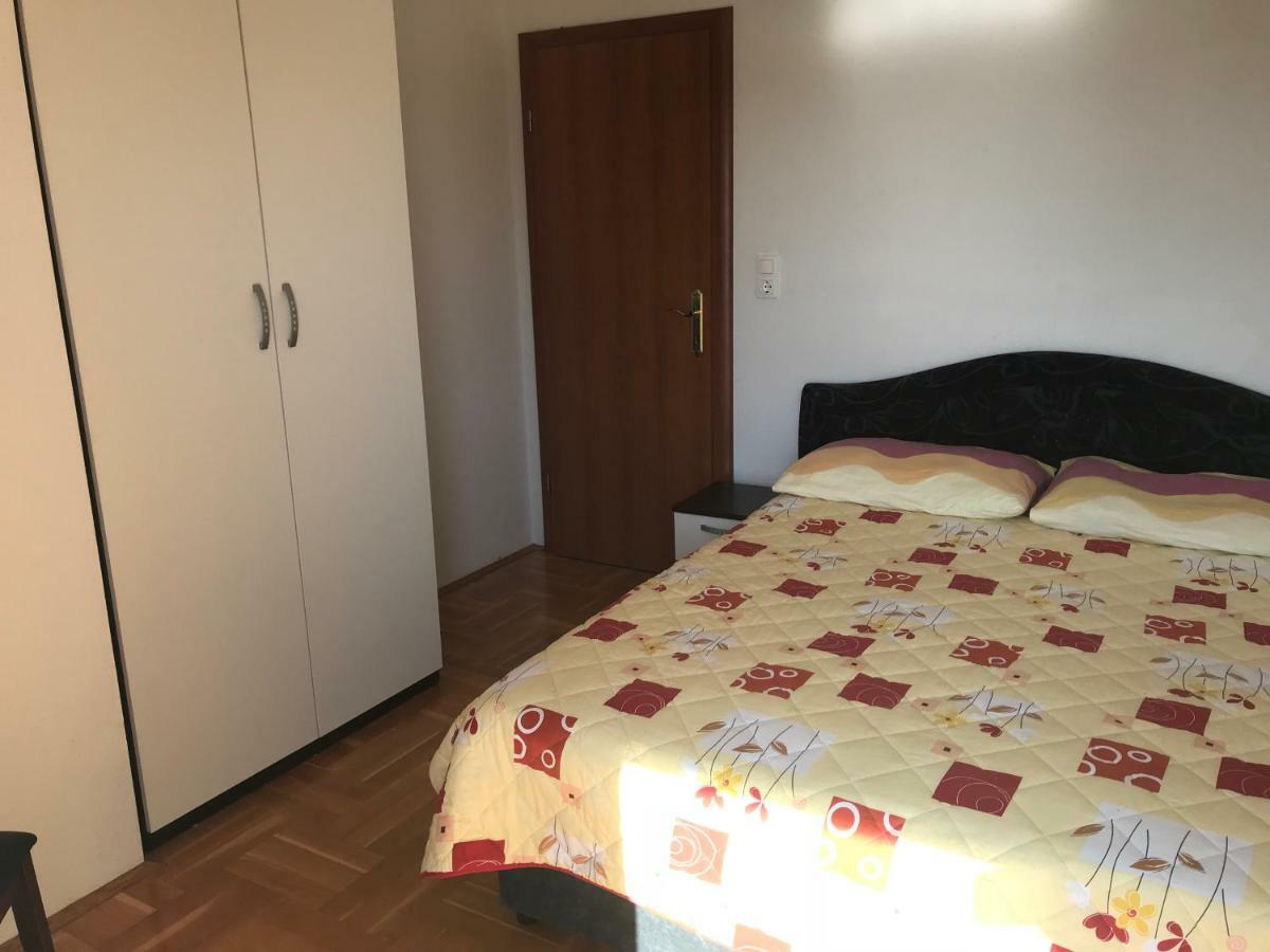 Apartments Filip โตรกีร์ ภายนอก รูปภาพ