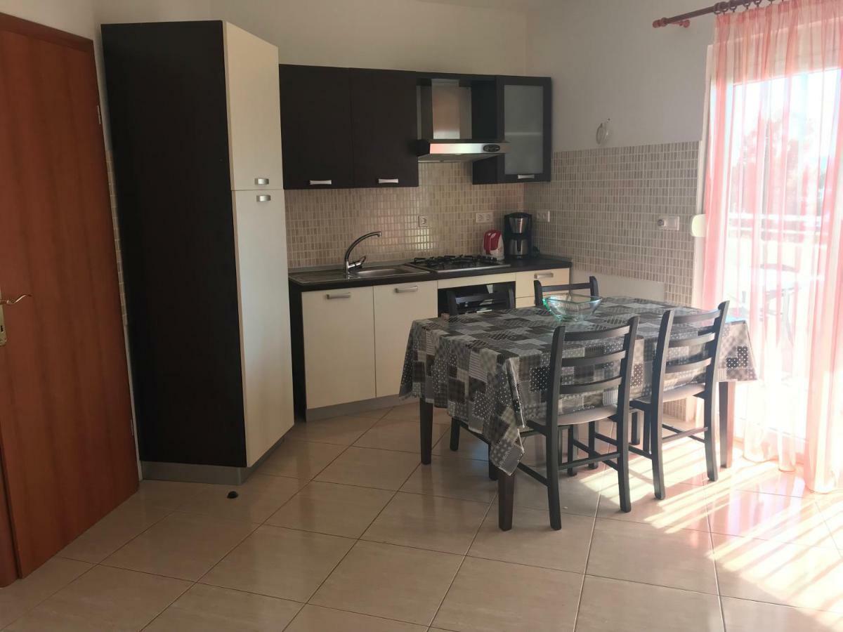 Apartments Filip โตรกีร์ ภายนอก รูปภาพ
