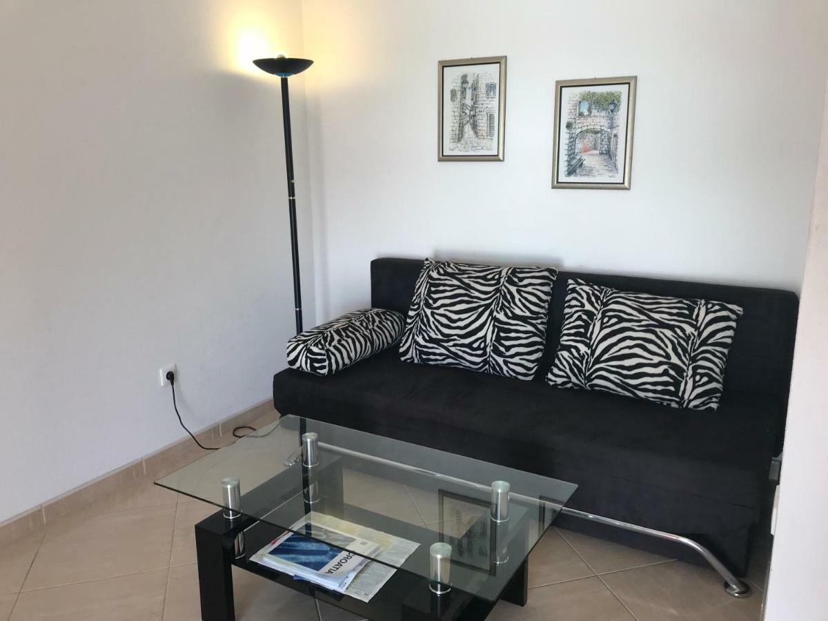 Apartments Filip โตรกีร์ ภายนอก รูปภาพ