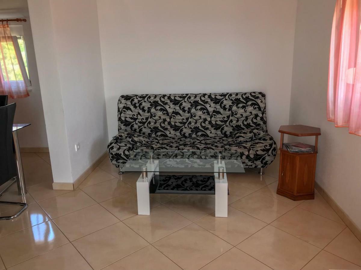 Apartments Filip โตรกีร์ ภายนอก รูปภาพ