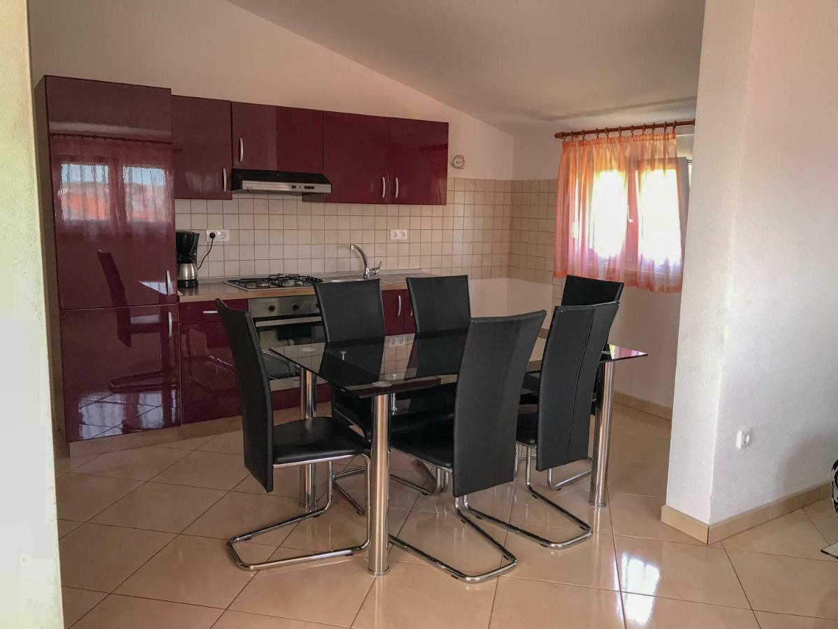 Apartments Filip โตรกีร์ ภายนอก รูปภาพ