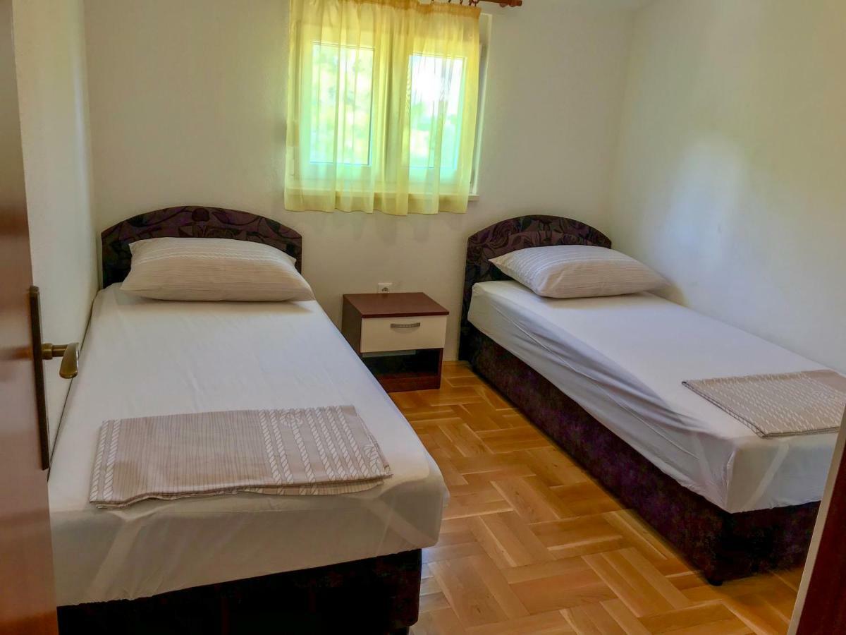 Apartments Filip โตรกีร์ ภายนอก รูปภาพ