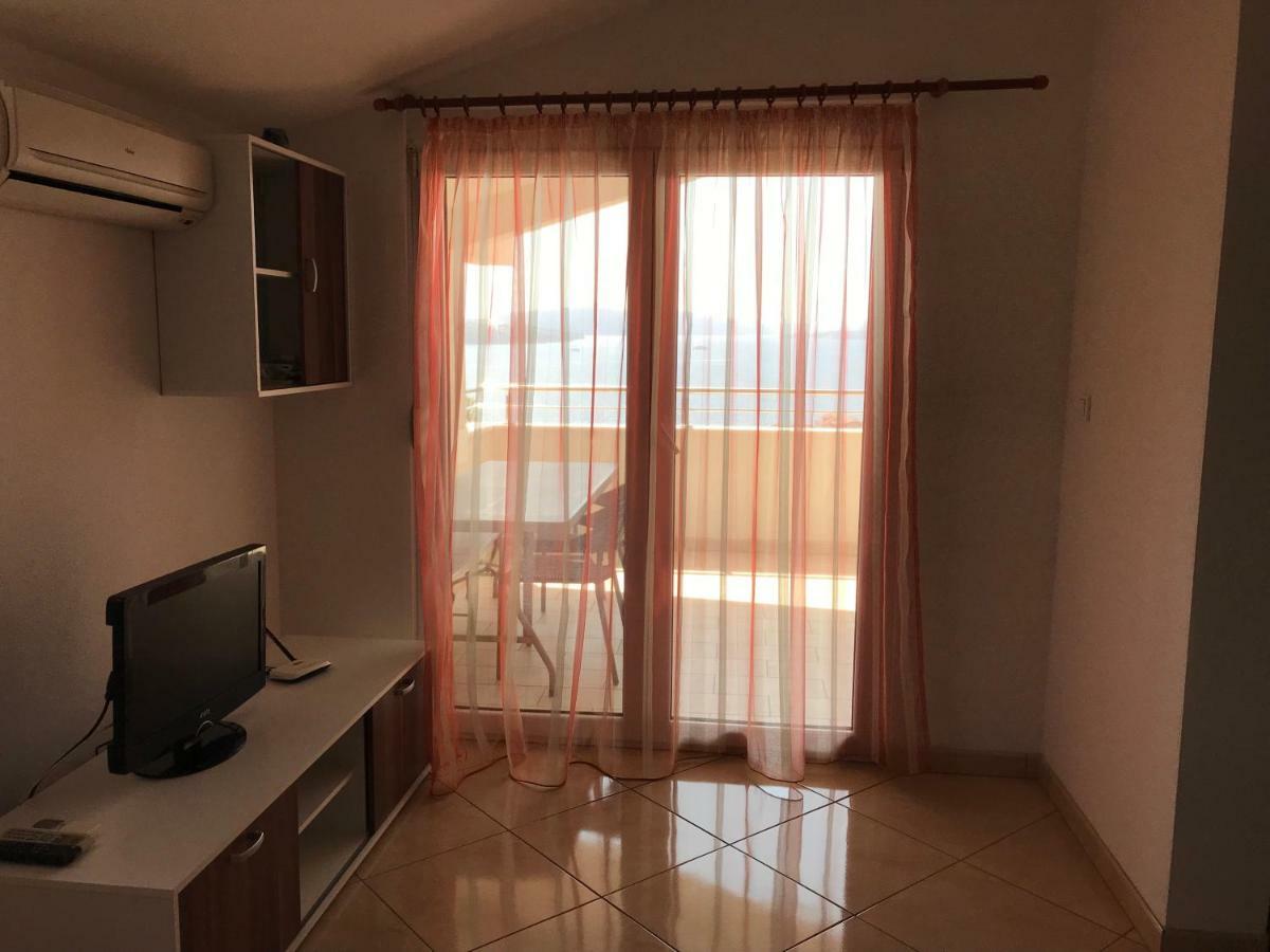 Apartments Filip โตรกีร์ ภายนอก รูปภาพ